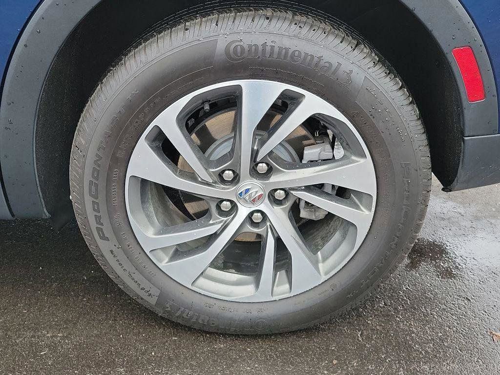 Used 2023 Buick Envision Essence image 6