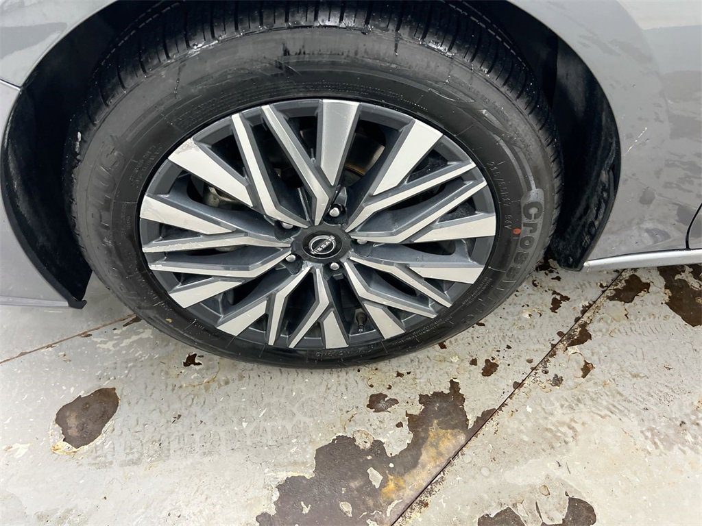 Used 2024 Nissan Altima 2.5 SV image 25