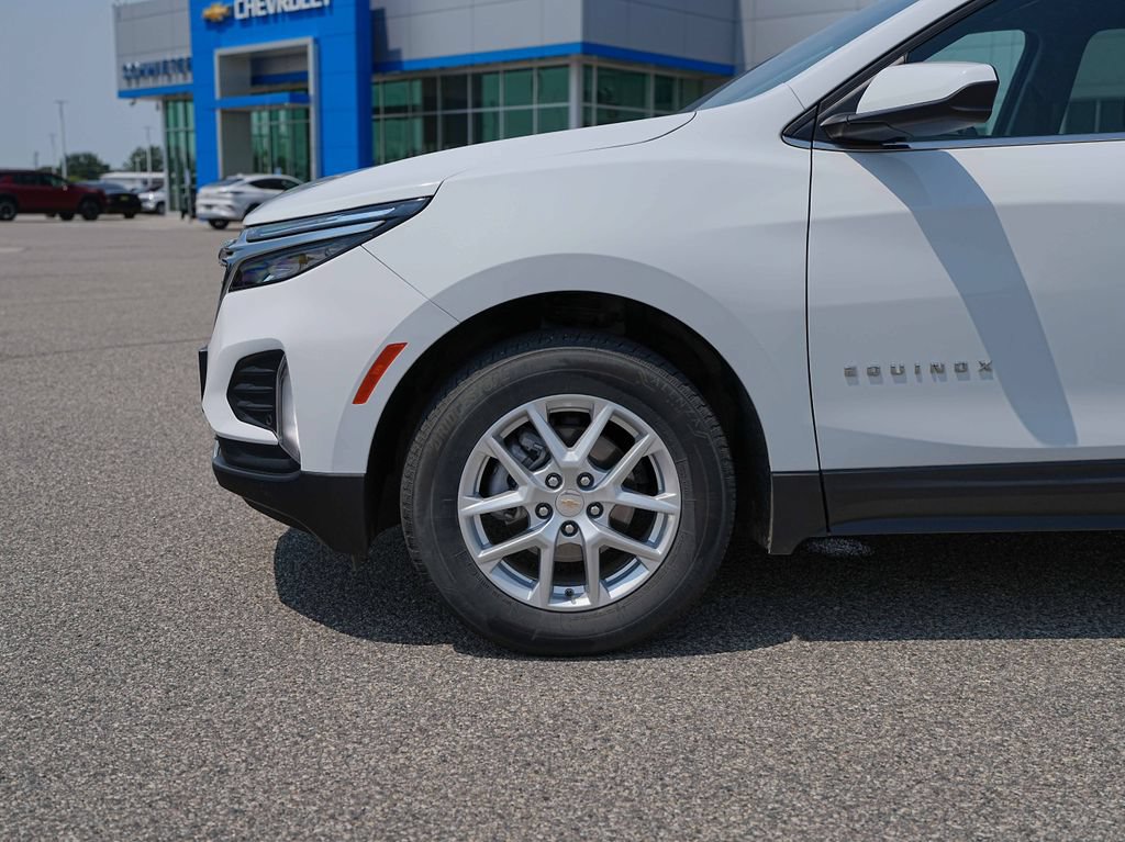 Used 2024 Chevrolet Equinox LT AWD/4WD image 11