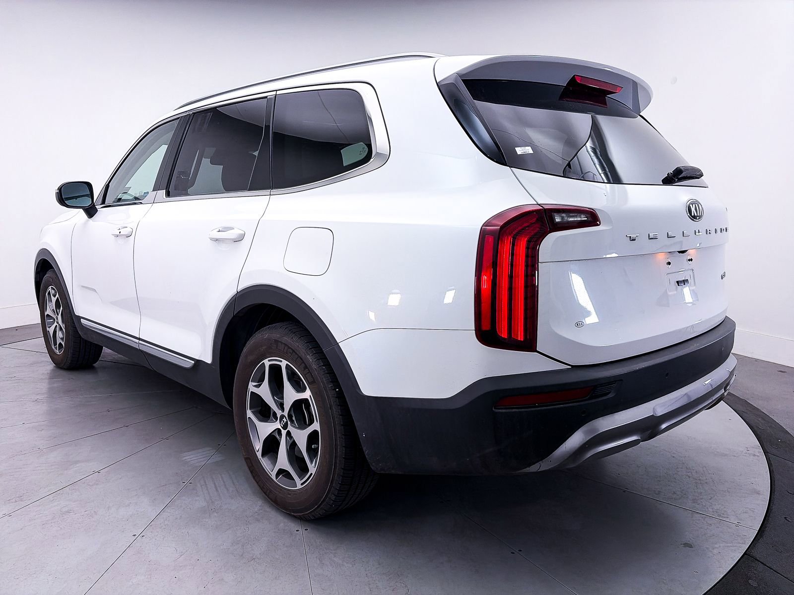 Used 2020 Kia Telluride EX FWD image 10