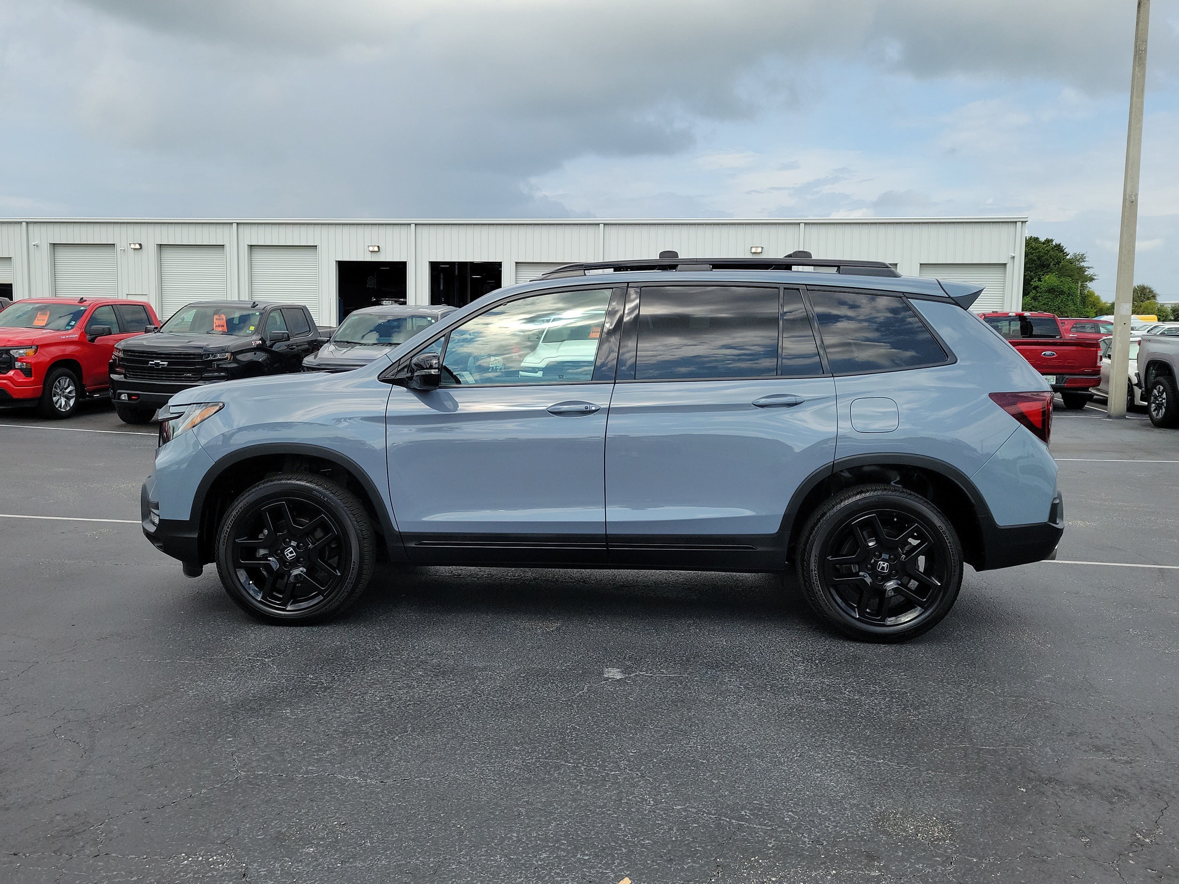 Used 2024 Honda Passport Black Edition image 6