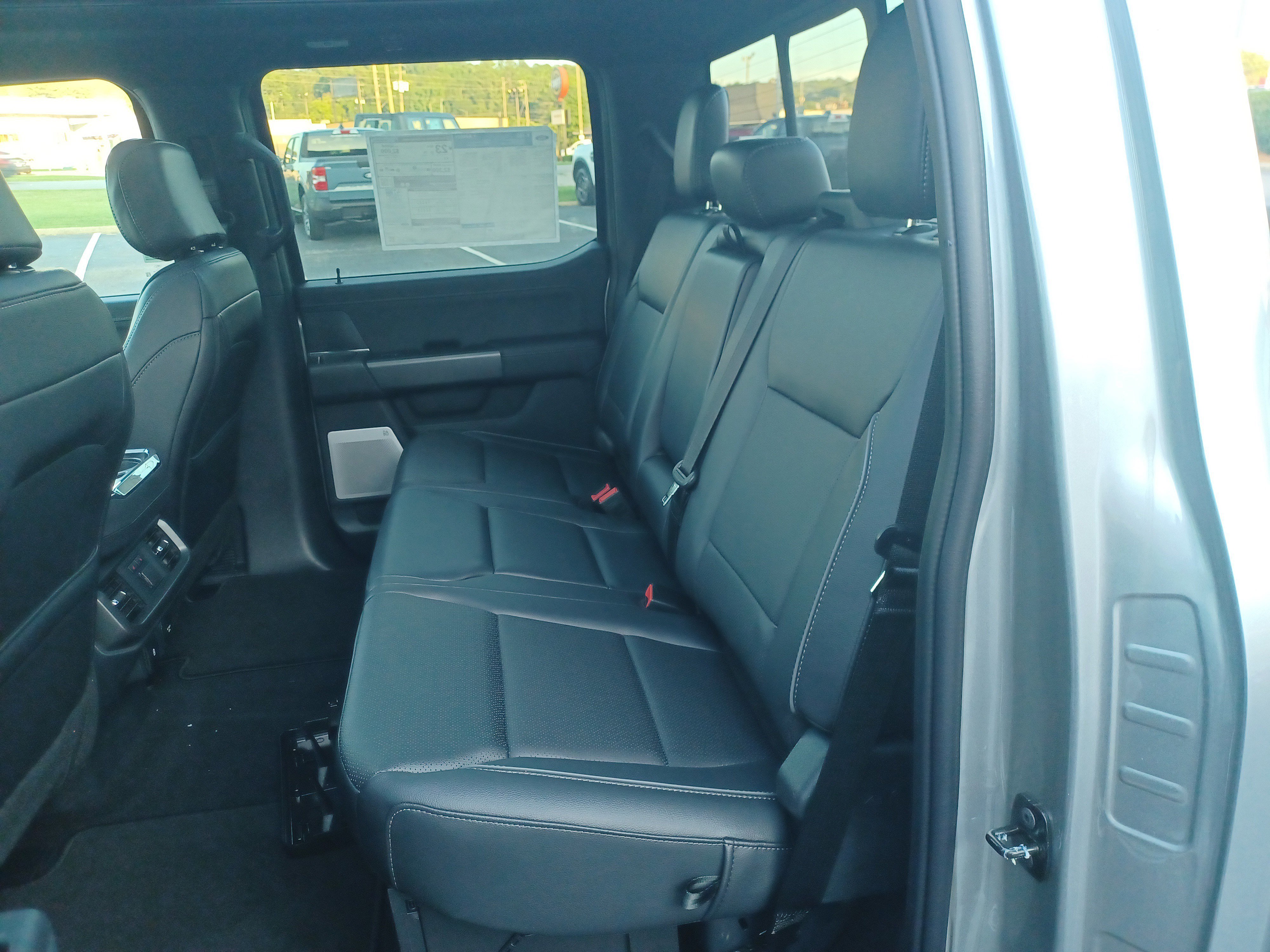 New 2025 Ford F150 Lariat w/ Equipment Group 502A High image 18