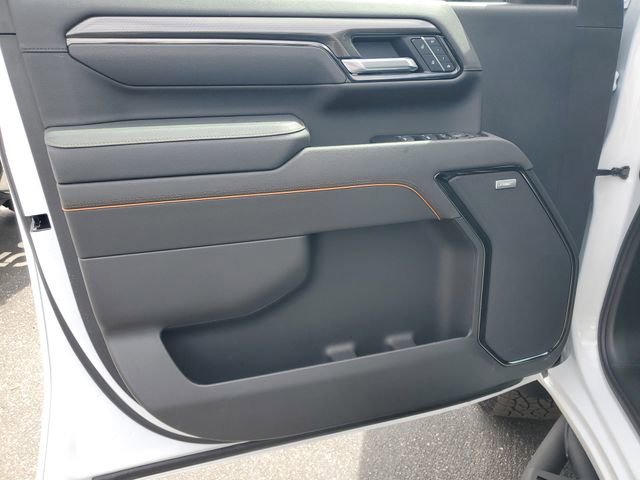 Used 2026 GMC Sierra 2500 AT4 image 8