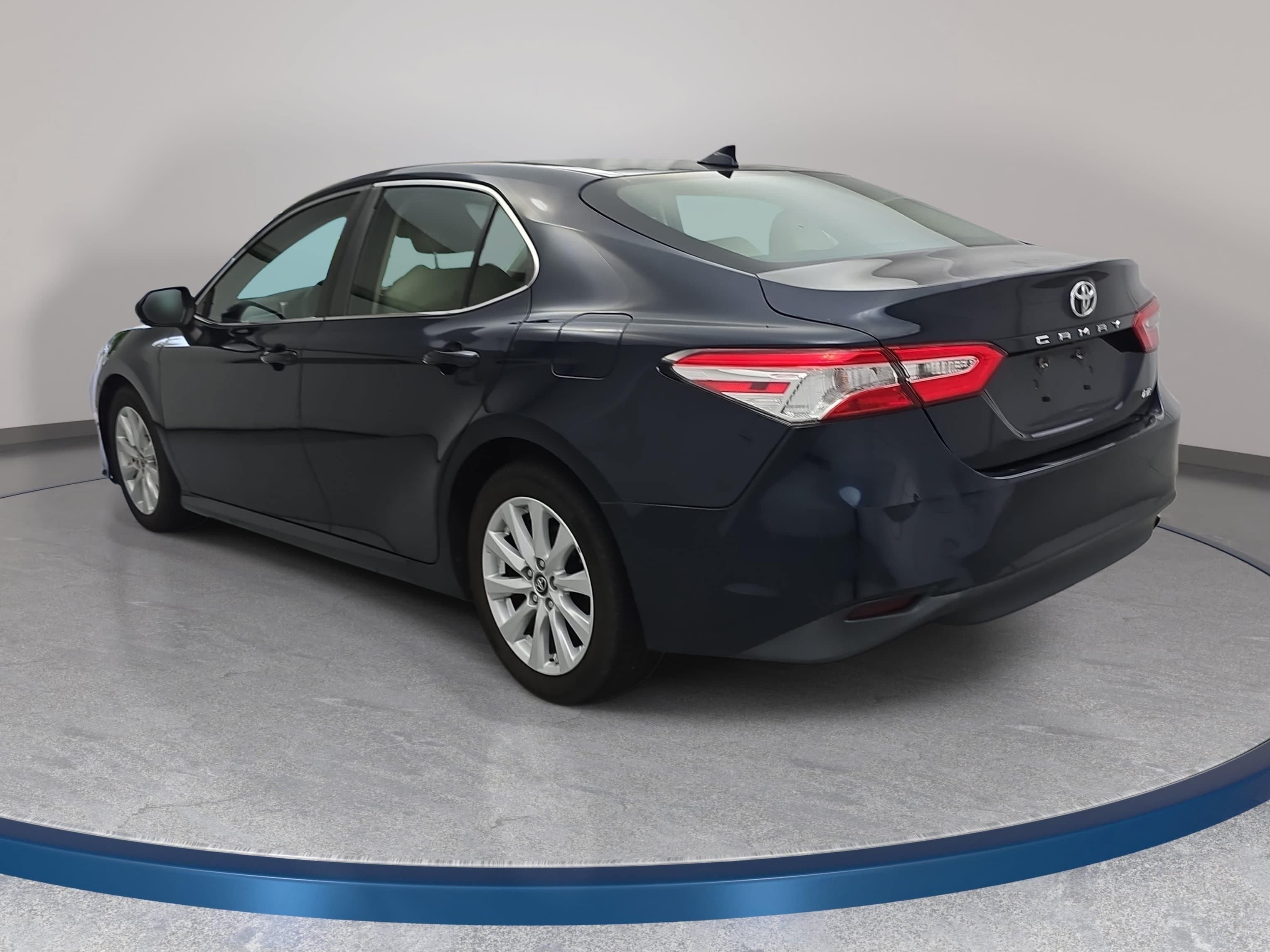 Used 2019 Toyota Camry LE FWD image 7