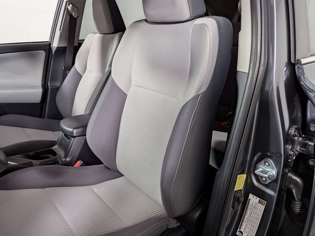 Used 2014 Toyota RAV4 XLE AWD/4WD image 17