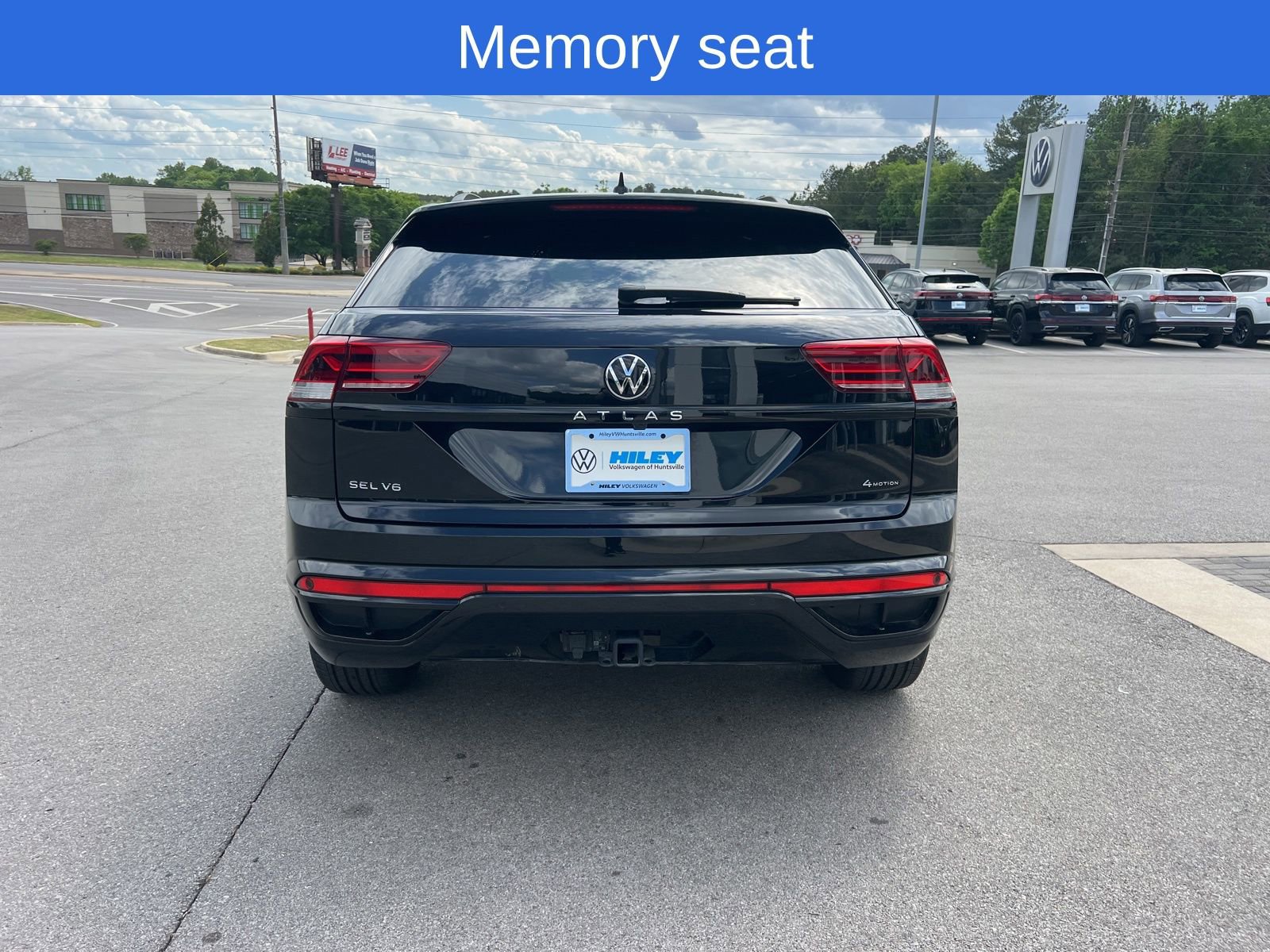 Certified 2023 Volkswagen Atlas Cross Sport SEL R-Line AWD/4WD image 7