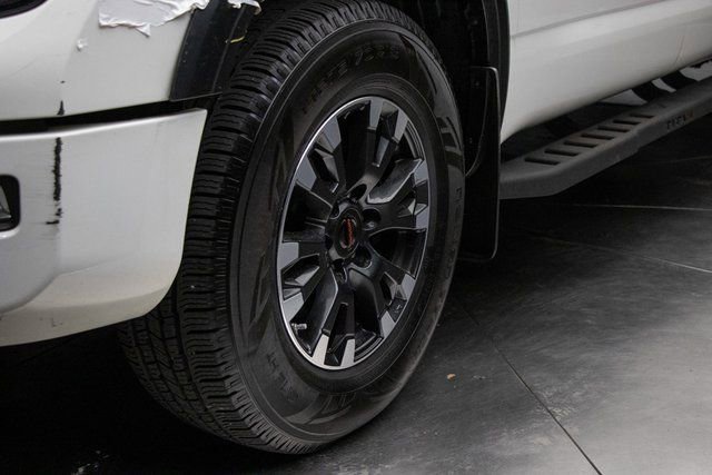 Used 2021 Nissan Titan PRO-4X w/ Off Road Protection Package image 9