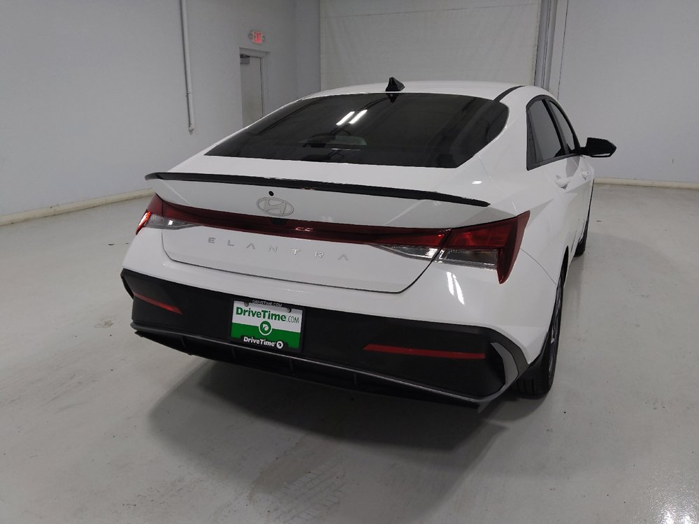 Used 2025 Hyundai Elantra Sport FWD image 7