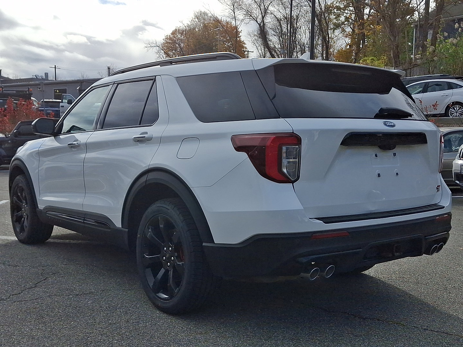 Certified 2023 Ford Explorer ST w/ ST Street Pack image 7