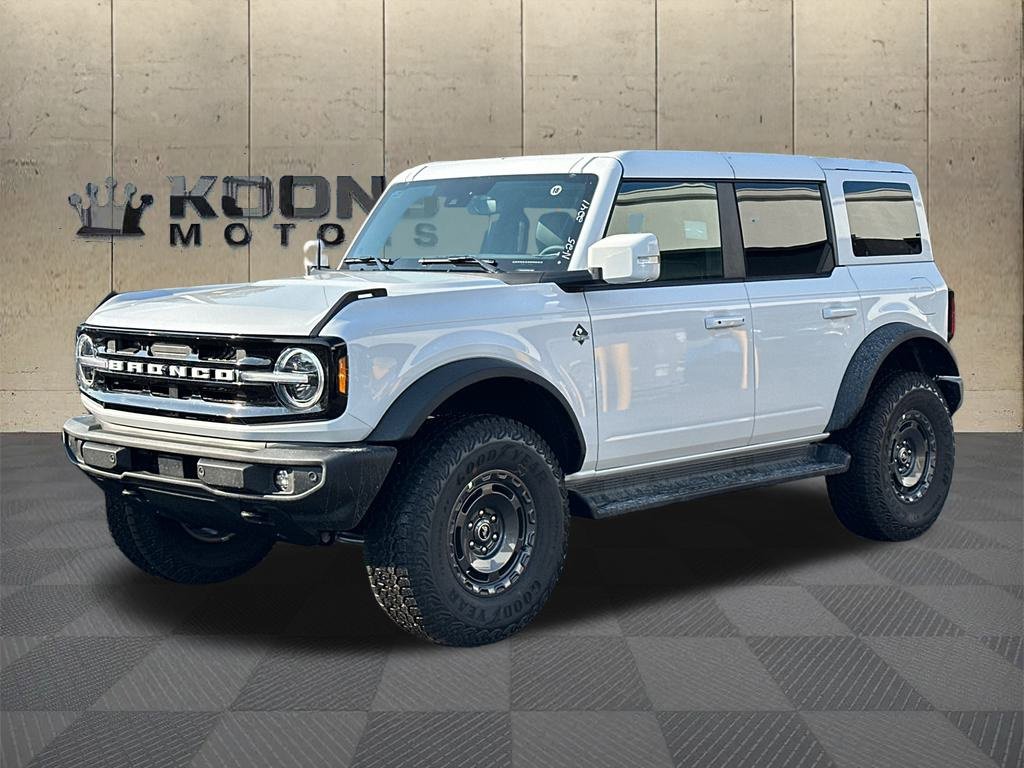 New 2025 Ford Bronco Outer Banks w/ Sasquatch Package