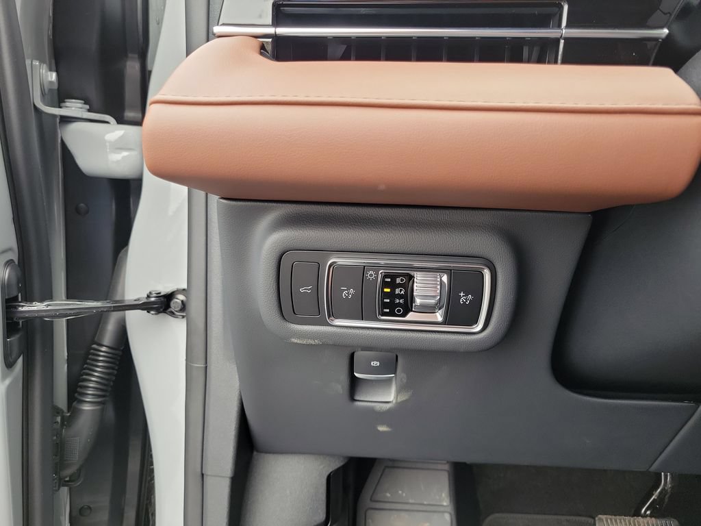 New 2026 Lincoln Nautilus Reserve AWD/4WD image 22