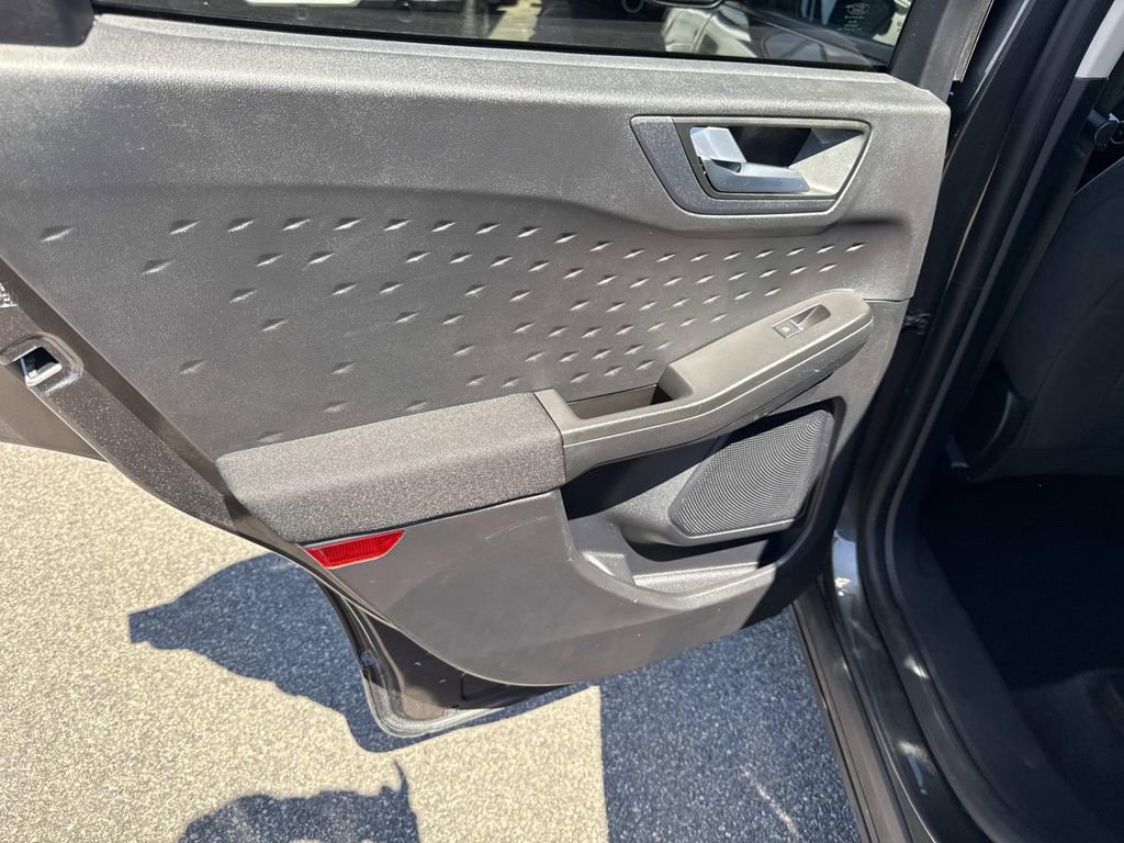 Used 2020 Ford Escape SE AWD/4WD image 16
