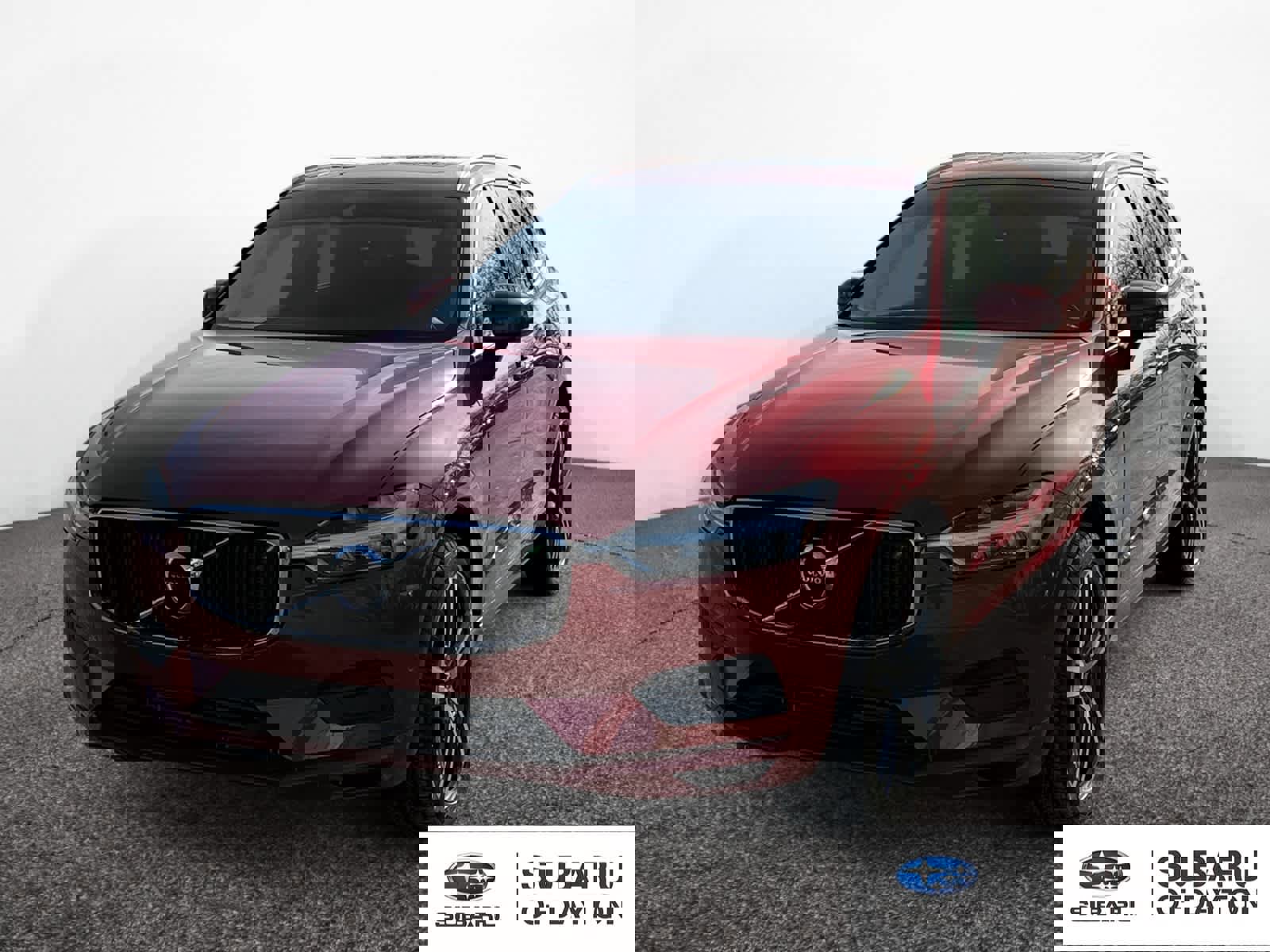 Used 2018 Volvo XC60 T5 Momentum w/ Vision Package image 1