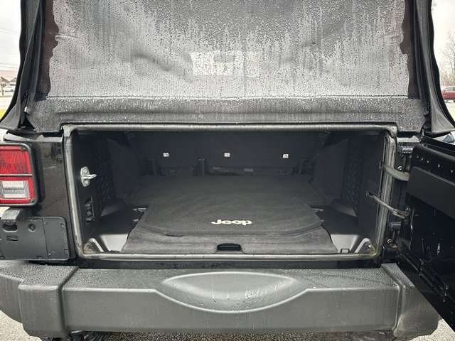 Used 2016 Jeep Wrangler Unlimited Sport image 16