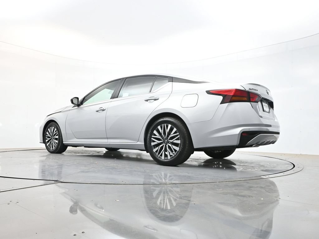 Used 2024 Nissan Altima 2.5 SV FWD image 36