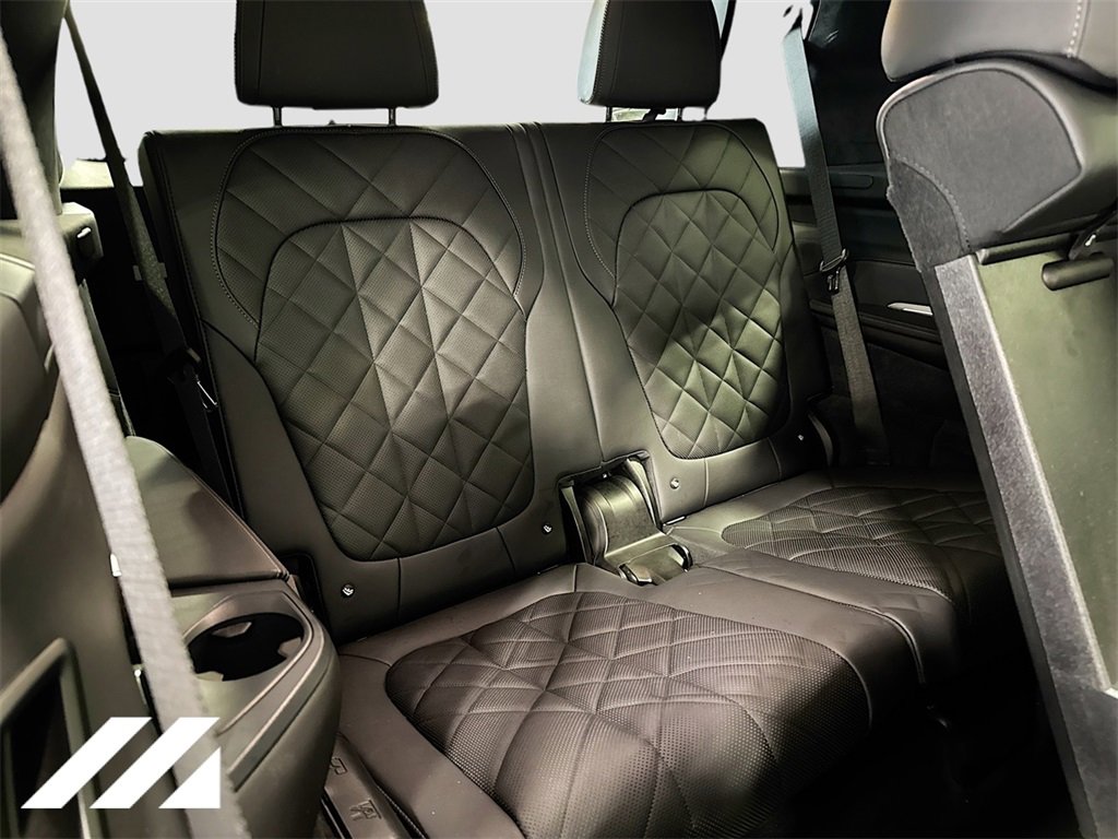 Used 2023 BMW X7 xDrive40i w/ M Sport Package image 31