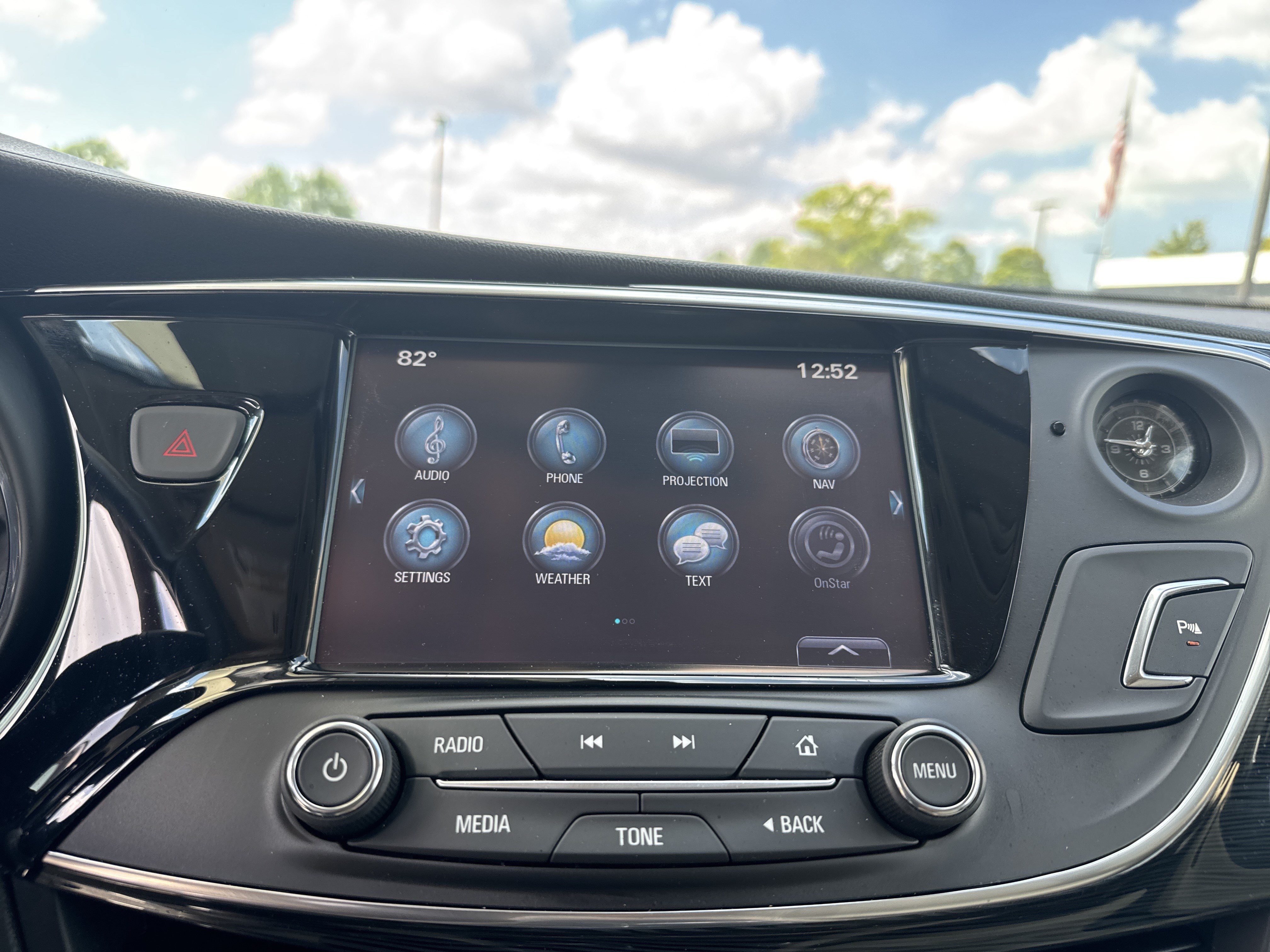 Used 2017 Buick Envision Essence FWD image 23
