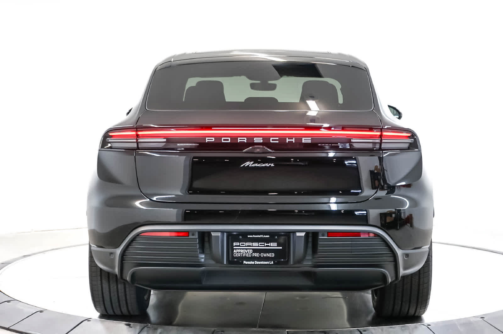 Certified 2026 Porsche Macan Electric RWD image 10