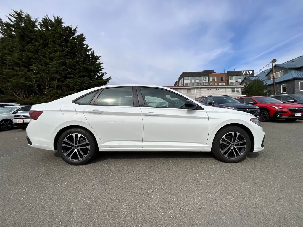New 2025 Volkswagen Jetta Sport image 9