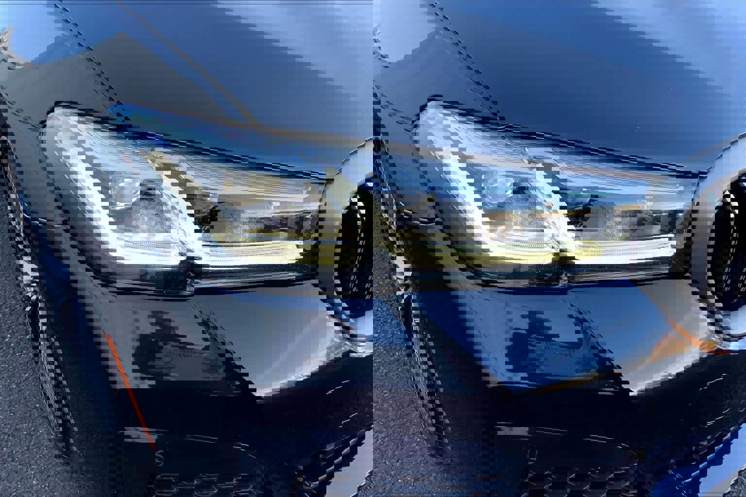 Used 2023 BMW M550i xDrive w/ Executive Package image 27