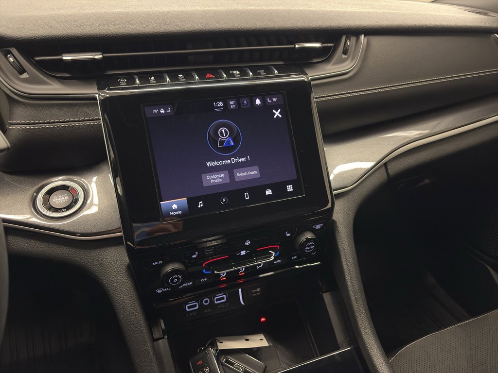 Used 2023 Jeep Grand Cherokee Altitude image 24