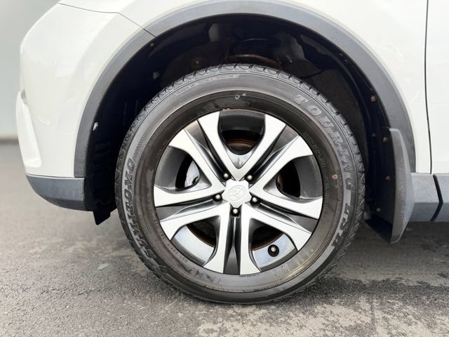 Used 2017 Toyota RAV4 LE w/ Carpet Mat Package AWD/4WD image 27