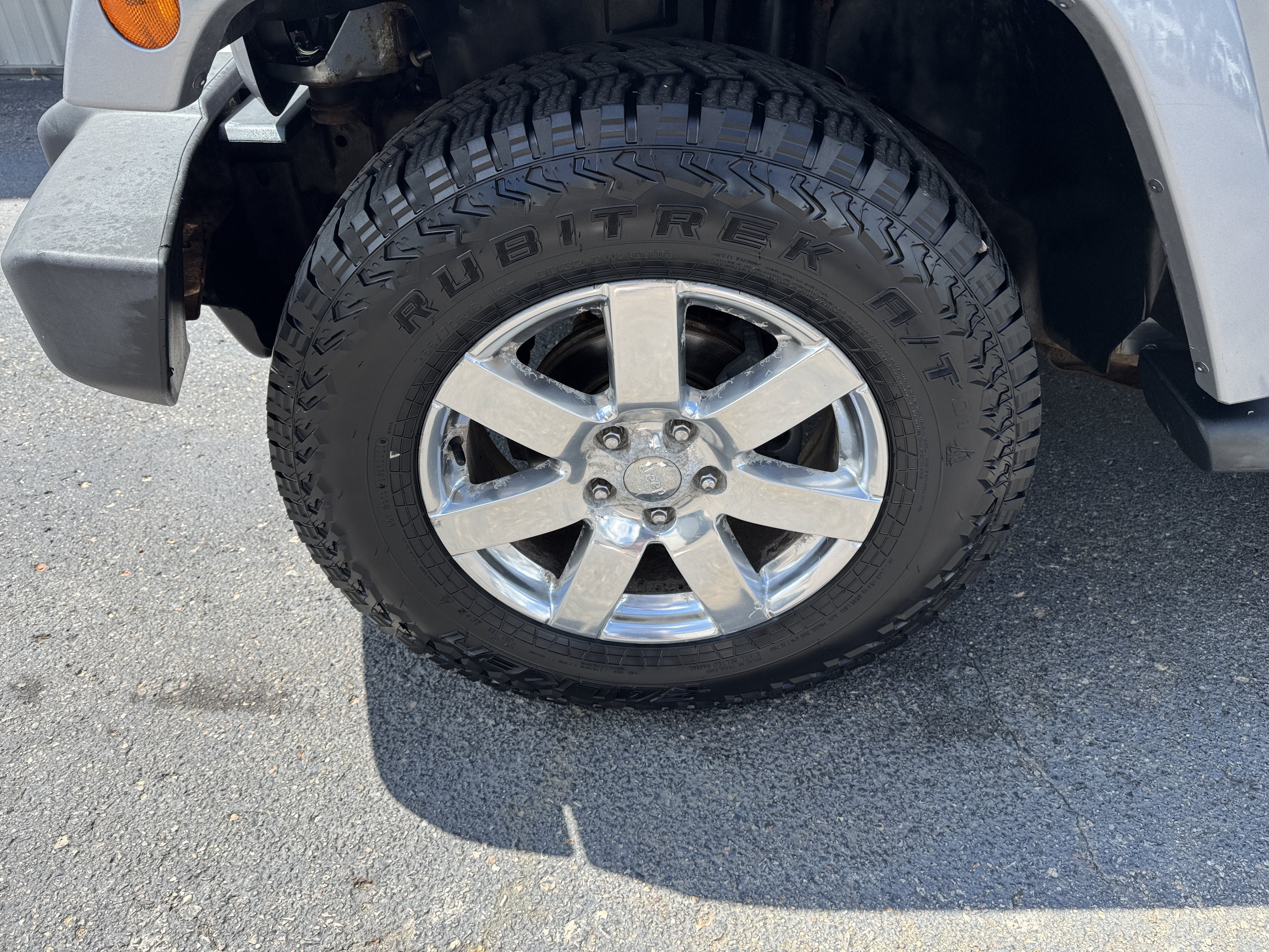 Used 2013 Jeep Wrangler Unlimited Sahara w/ Dual Top Group AWD/4WD image 28