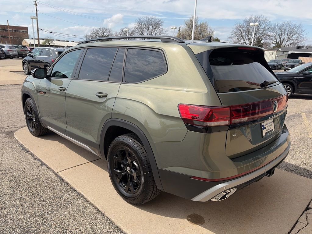 Certified 2025 Volkswagen Atlas Peak Edition SE image 6