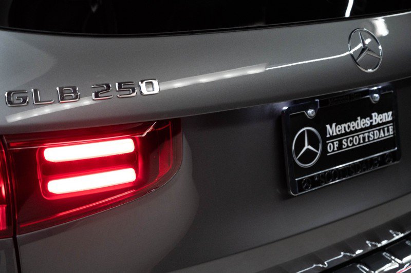 Certified 2026 Mercedes-Benz GLB 250 4MATIC image 9