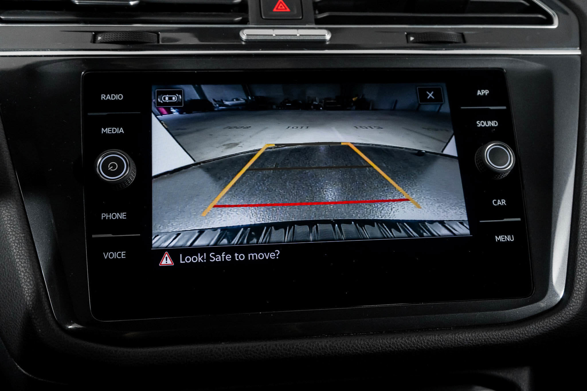 Used 2022 Volkswagen Tiguan SE R-Line image 22