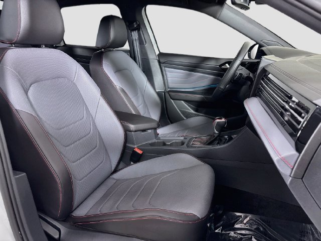 Certified 2026 Volkswagen Jetta GLI Autobahn FWD image 30