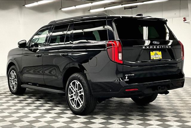 Used 2025 Ford Expedition Active image 3