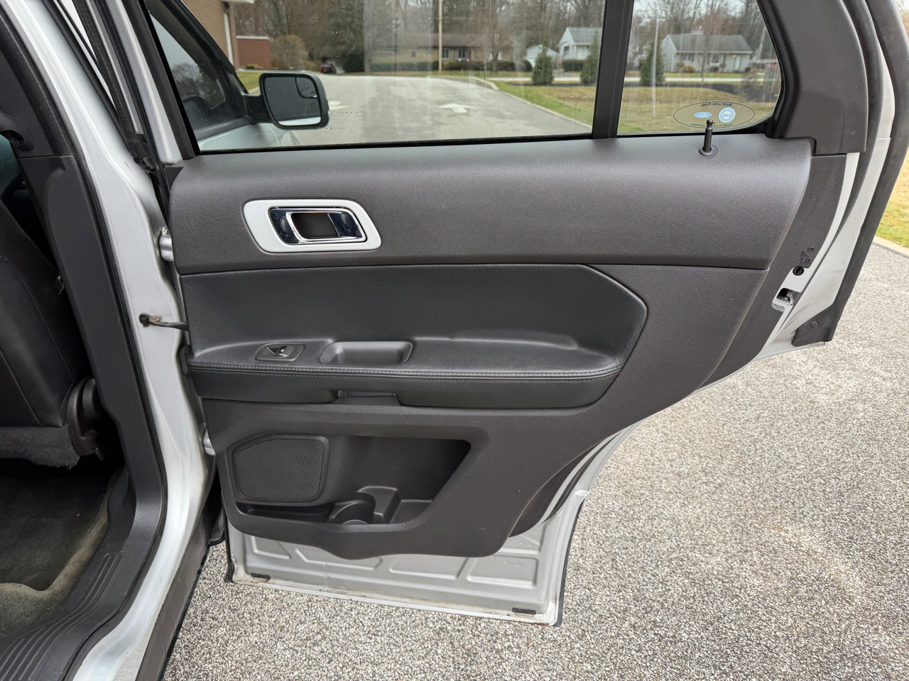 Used 2014 Ford Explorer Limited image 27