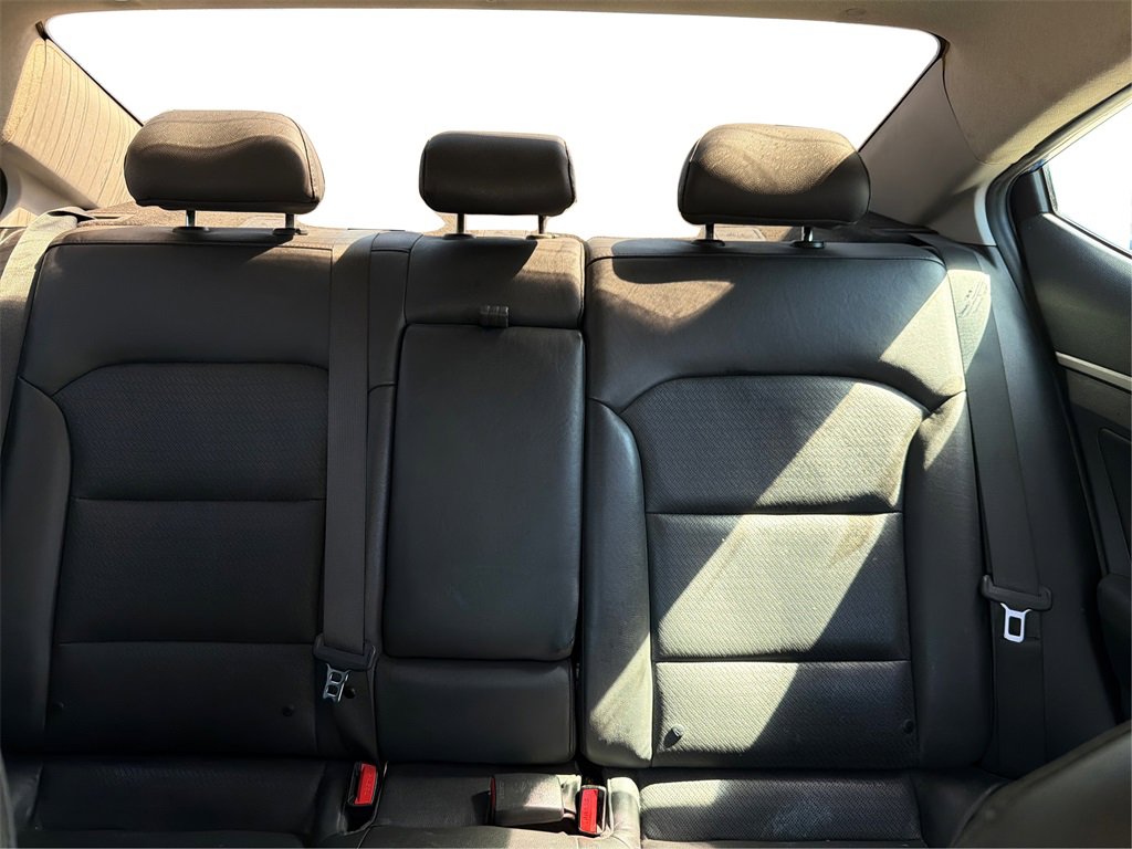 Used 2017 Hyundai Elantra Limited w/ Limited Tech Package 08 image 16