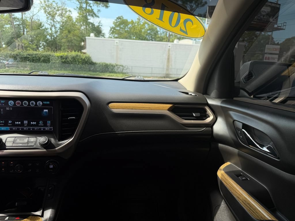 Used 2018 GMC Acadia Denali w/ Technology Package FWD image 19