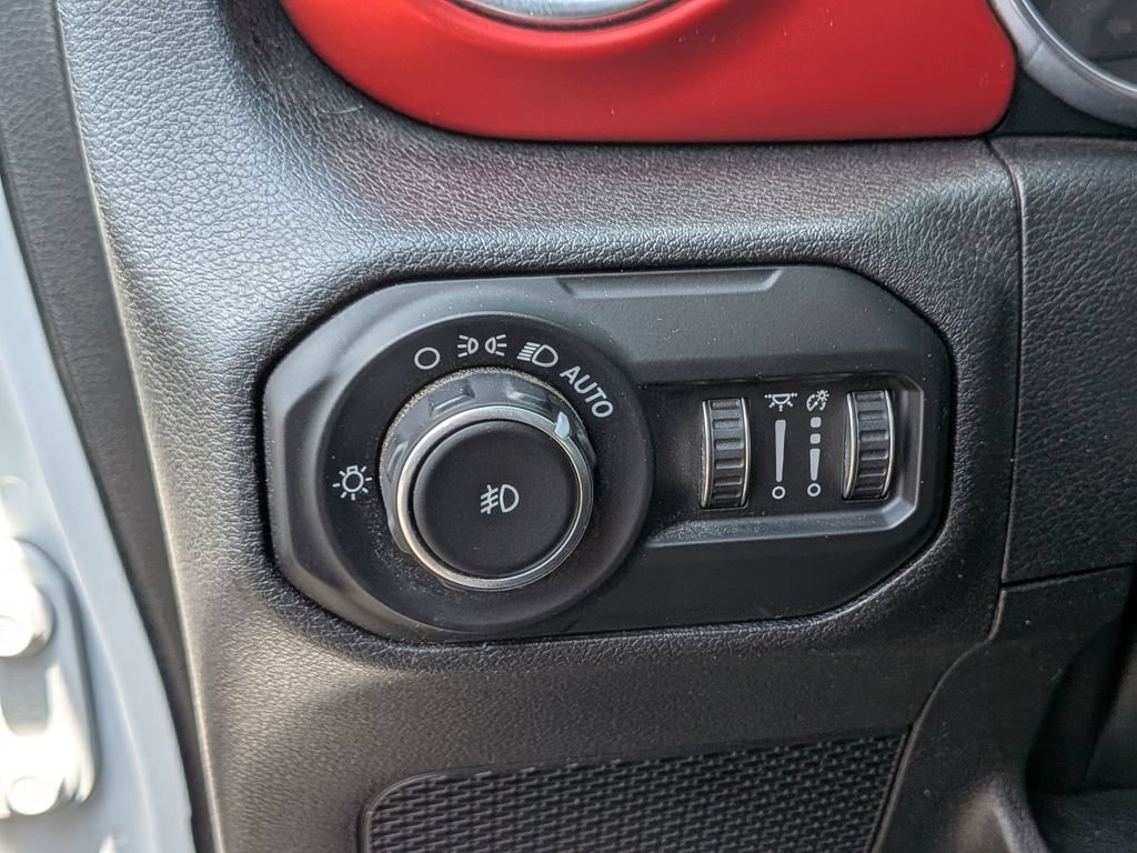 Used 2021 Jeep Wrangler Unlimited Rubicon w/ Dual Top Group AWD/4WD image 17