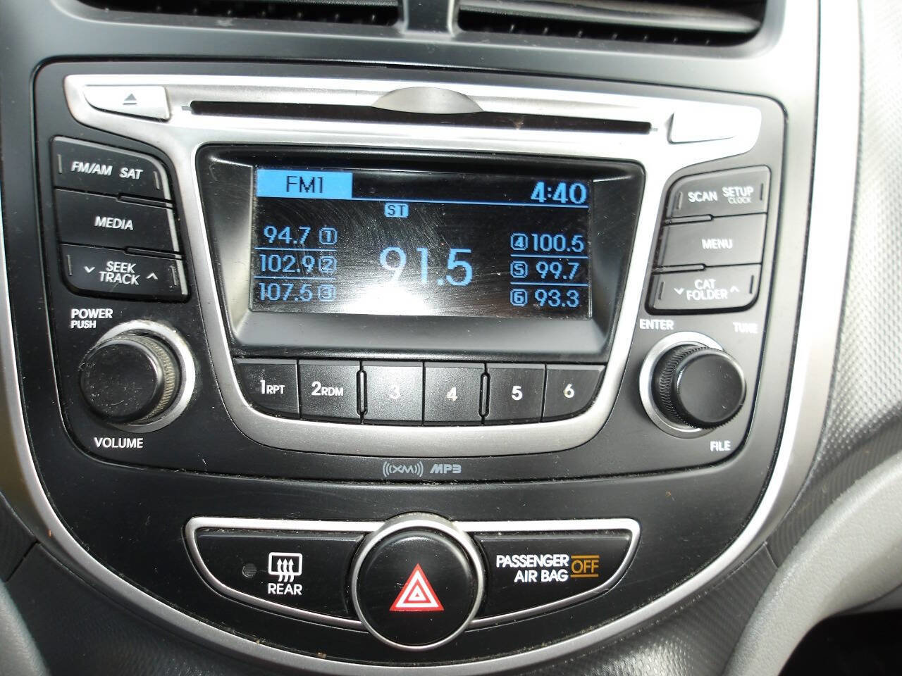 Used 2015 Hyundai Accent GLS image 12