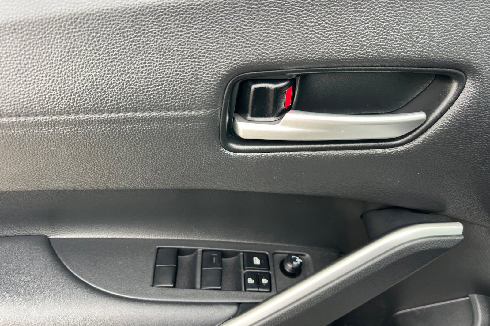 Certified 2023 Toyota Corolla Cross XLE w/ Convenience Package image 8