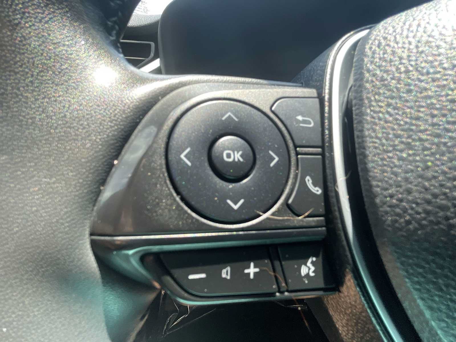 Used 2022 Toyota RAV4 XLE Premium AWD/4WD image 15