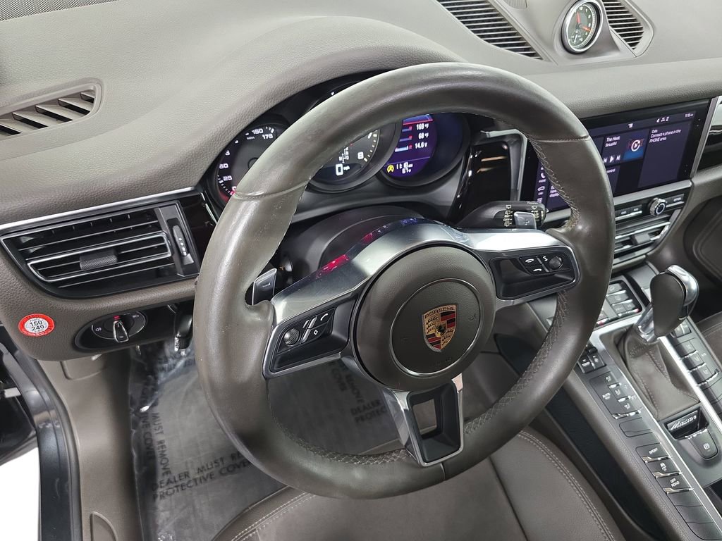 Certified 2019 Porsche Macan image 4