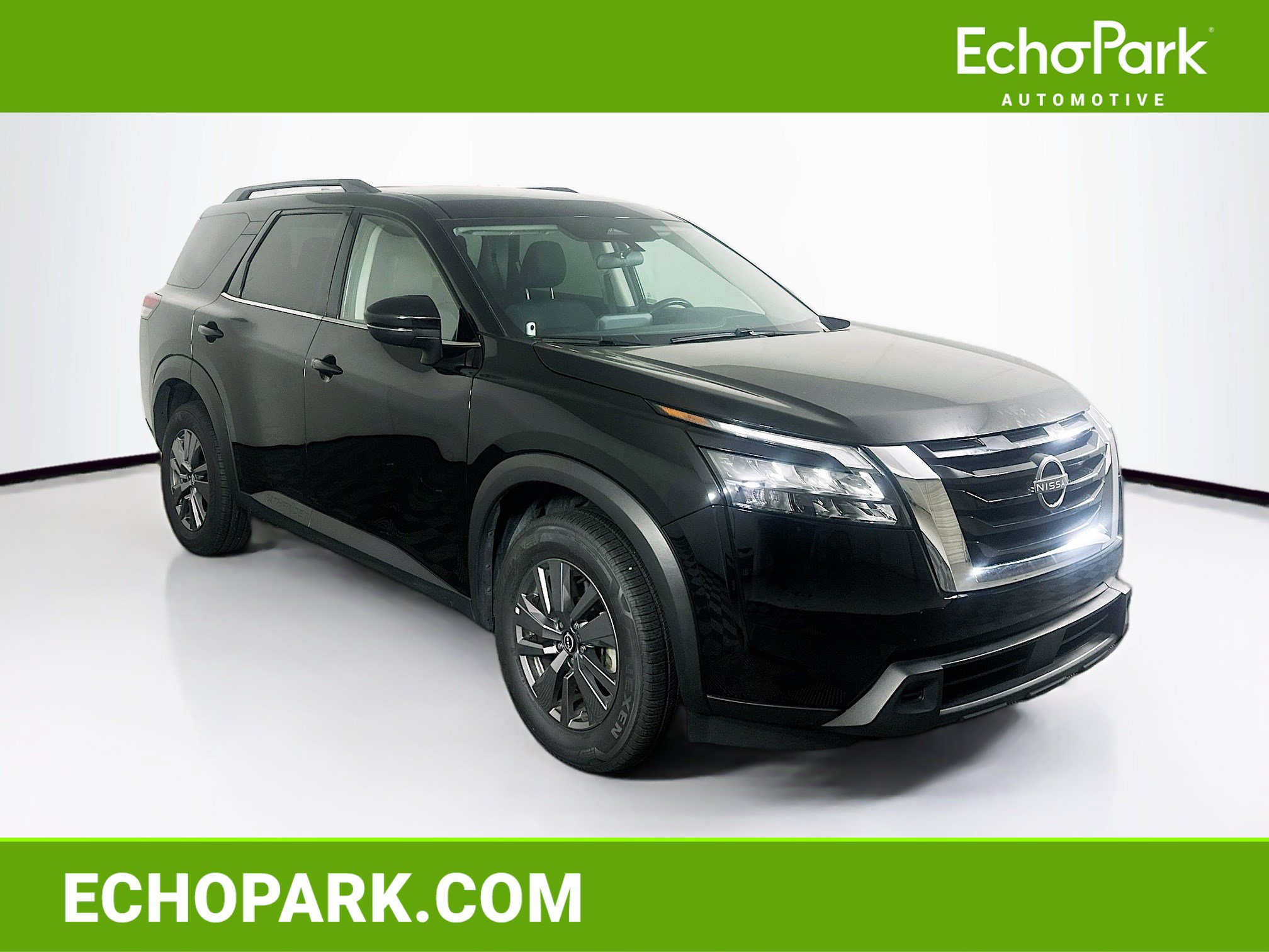 Used 2025 Nissan Pathfinder SV