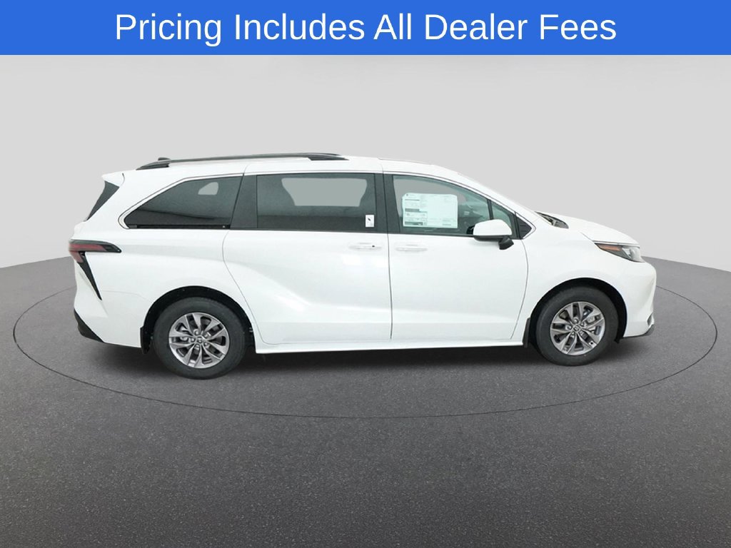 New 2026 Toyota Sienna XLE FWD image 11