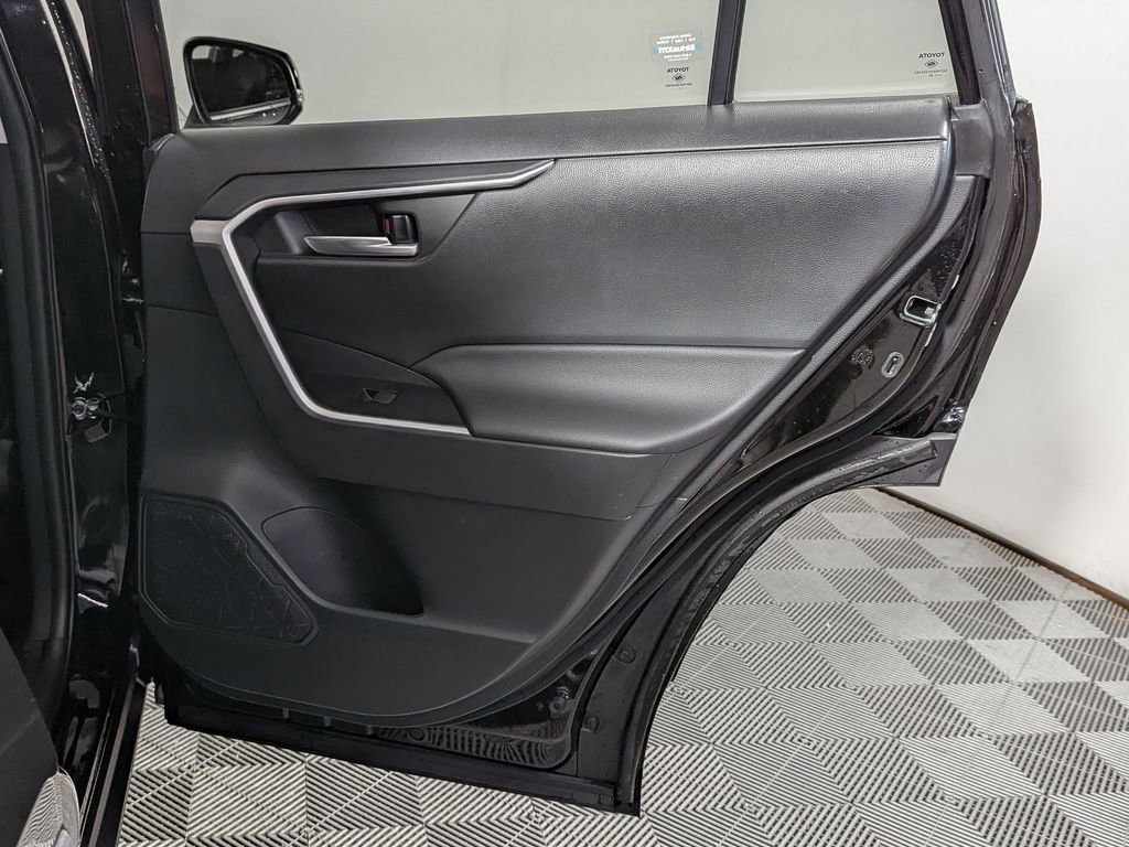 Used 2021 Toyota RAV4 XLE image 38
