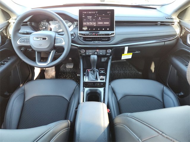 New 2026 Jeep Compass Latitude image 10