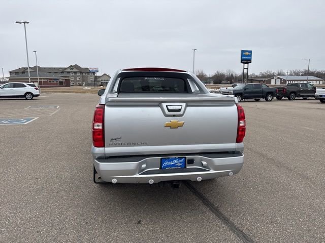 Used 2013 Chevrolet Avalanche LT image 5