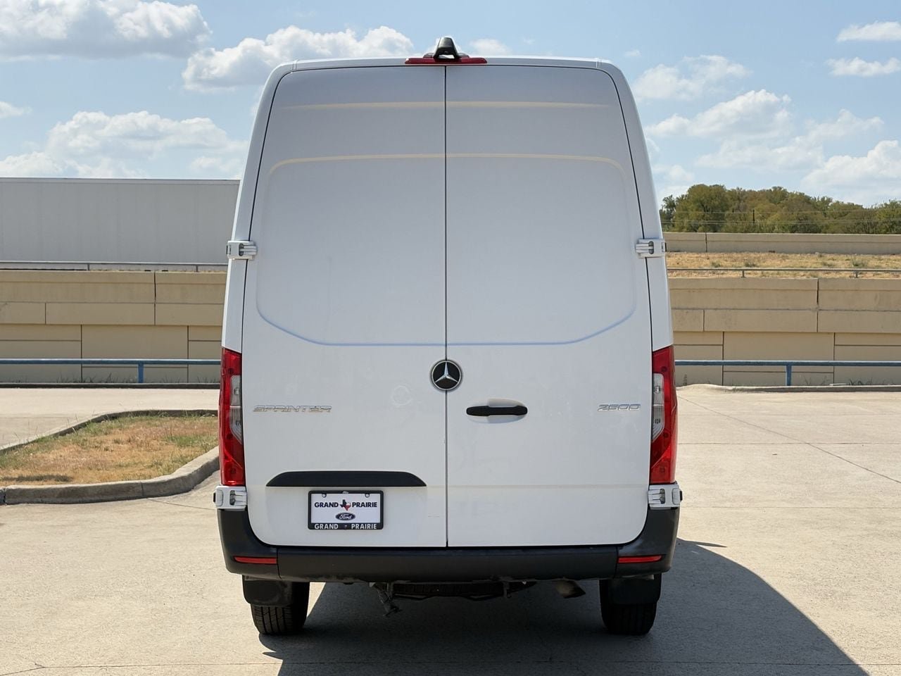 Used 2023 Mercedes-Benz Sprinter 2500 image 6