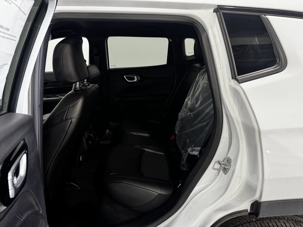 New 2026 Jeep Compass Latitude AWD/4WD image 19