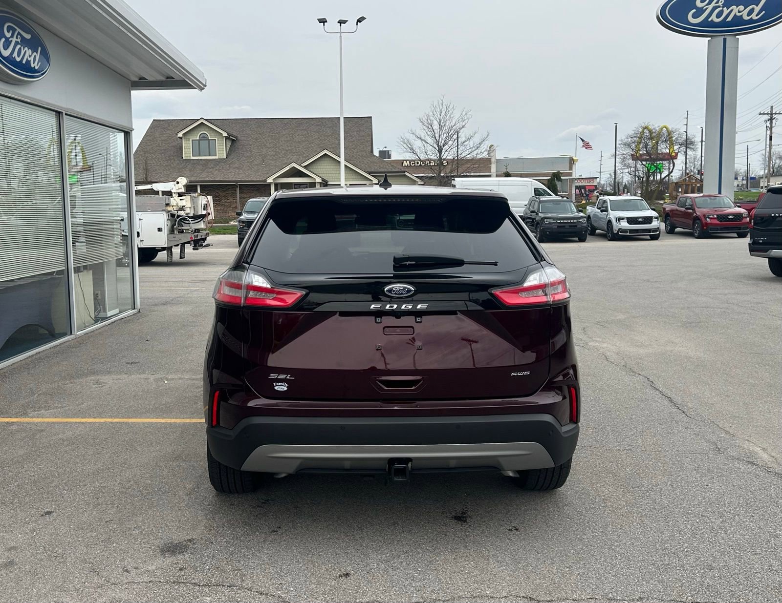 Used 2024 Ford Edge SEL w/ Convenience Package image 6