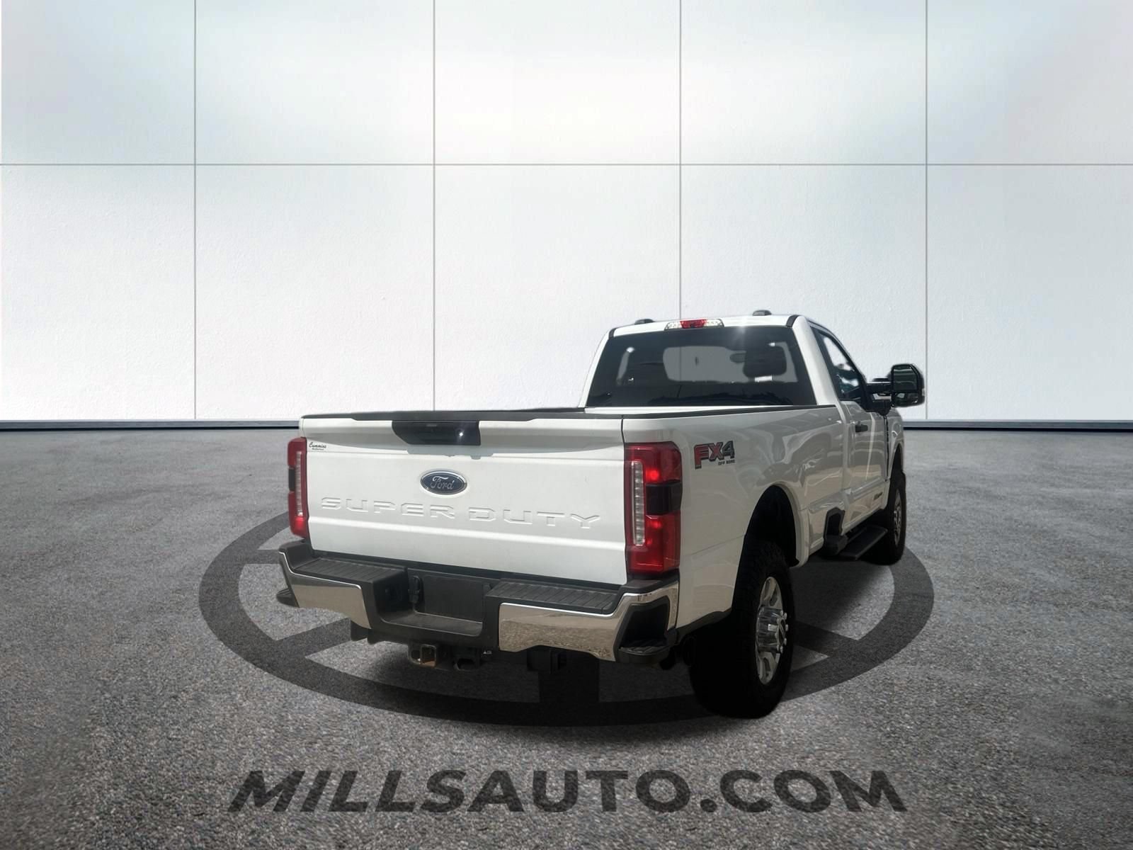 Used 2023 Ford F350 XLT w/ 360-Degree Camera Package AWD/4WD image 4