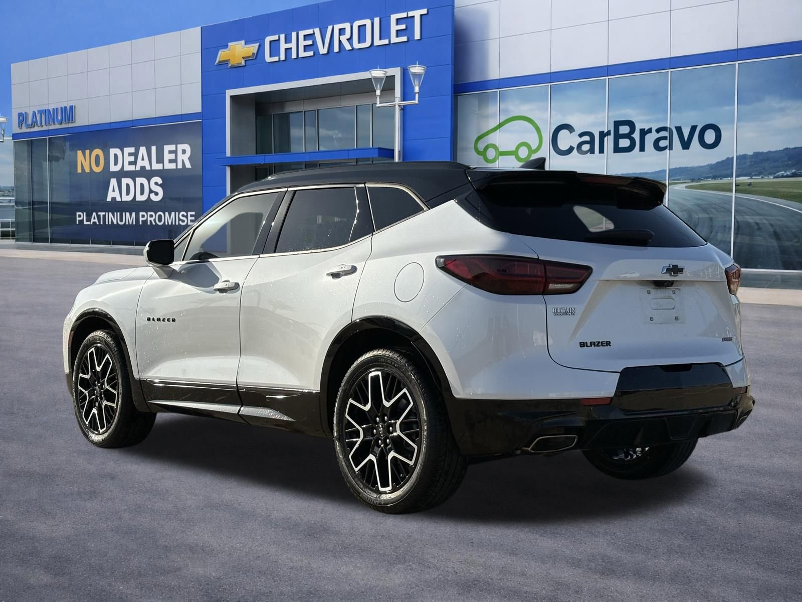 Certified 2023 Chevrolet Blazer RS w/ Driver Confidence II Package image 5